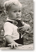  Look, that is ME at very different Times: ACHIM at the Age of 2, 4, 6, 13 and 49 Years ...! 