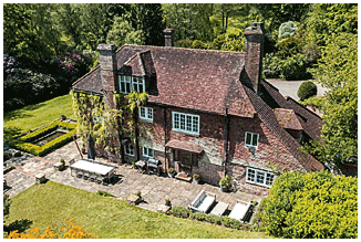  Auch aus der Vogelperspektive spiegelt COTCHFORD FARM die zeitlose Sch&ouml;nheit des Englischen Landschaftsgartens wider. 